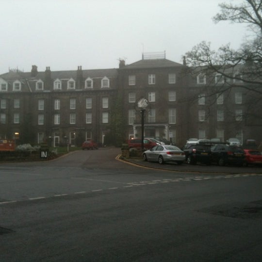 รูปภาพถ่ายที่ Old Swan Hotel โดย Eufex เมื่อ 11/24/2012