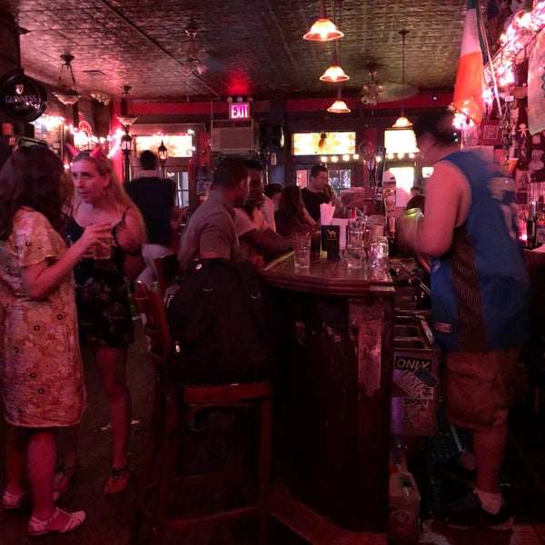 6/30/2018 tarihinde Austin L.ziyaretçi tarafından Iggy&#39;s Keltic Lounge'de çekilen fotoğraf