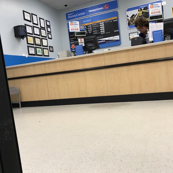 Walmart Supercenter Big Box Store in Cottonwood