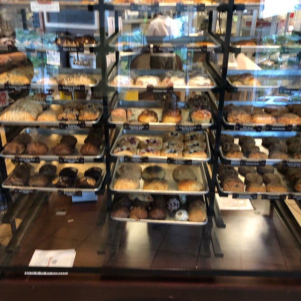 Foto diambil di Specialty’s Café &amp; Bakery oleh Gerald H. pada 5/9/2019
