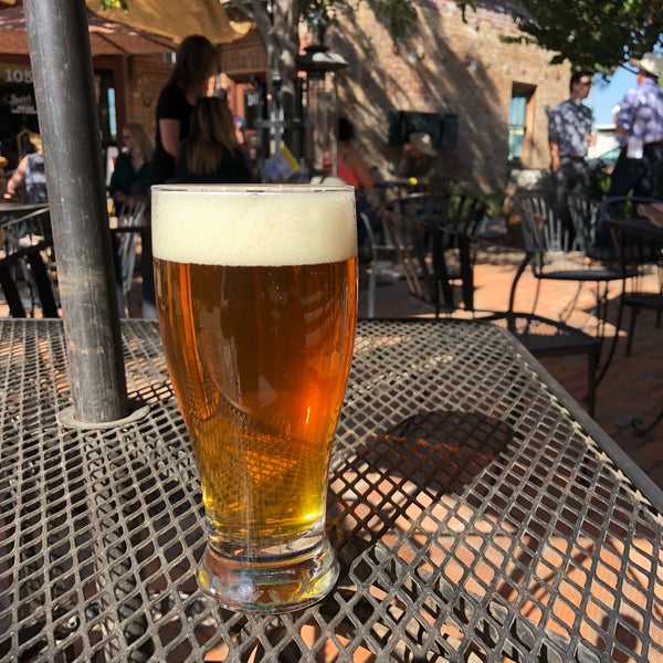 Photo taken at Tap 25 Craft Beer by Gerald H. on 9/21/2018