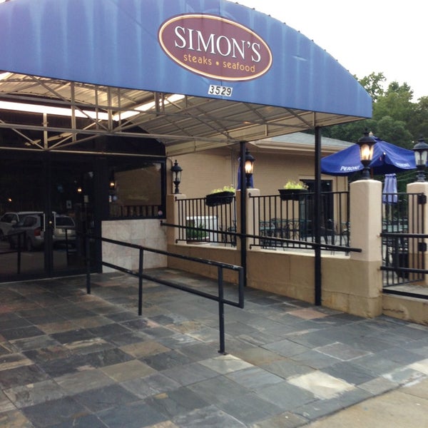 Photo taken at Simon&#39;s Steak Seafood by Gerald H. on 8/23/2013