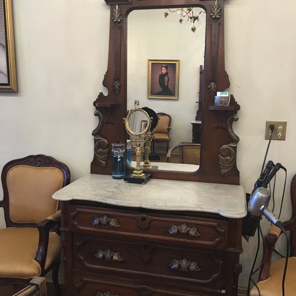 Ken Paves Salon Hair Salon in Clinton Township