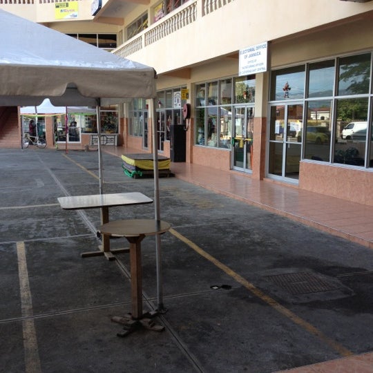 Cedar Crest Plaza Shopping Mall in Portmore