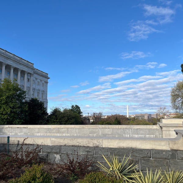 Foto tirada no(a) United States Capitol por Mike F. em 4/6/2024