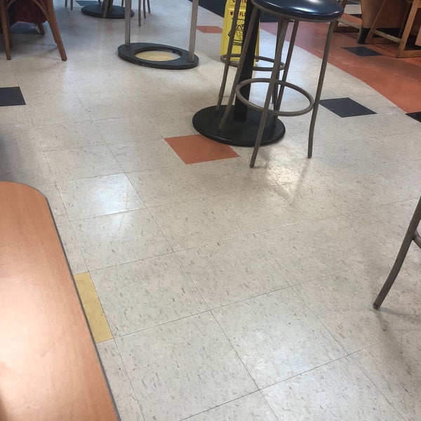 Quiznos - Sandwich Place