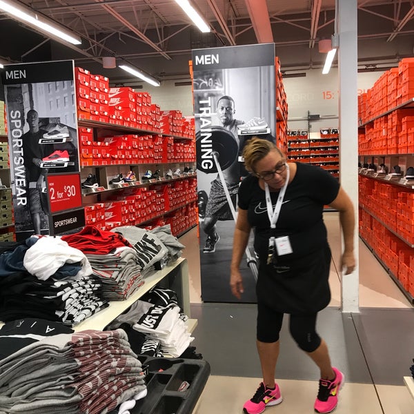 Nike top store uniform