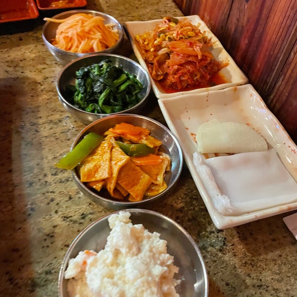 Das Foto wurde bei Hae Jang Chon Korean BBQ Restaurant von Tiffany H. am 9/10/2021 aufgenommen
