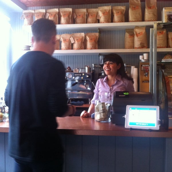 10/10/2014 tarihinde Tiffany H.ziyaretçi tarafından Stone Street Coffee Company'de çekilen fotoğraf