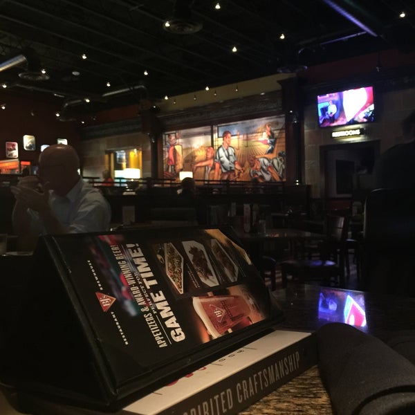 Photo taken at BJ&#39;s Restaurant &amp; Brewhouse by Mark S. on 11/11/2016
