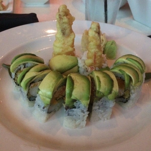 Снимок сделан в Sushi Room - A Sake Lounge пользователем Terrence L. 6/5/2014