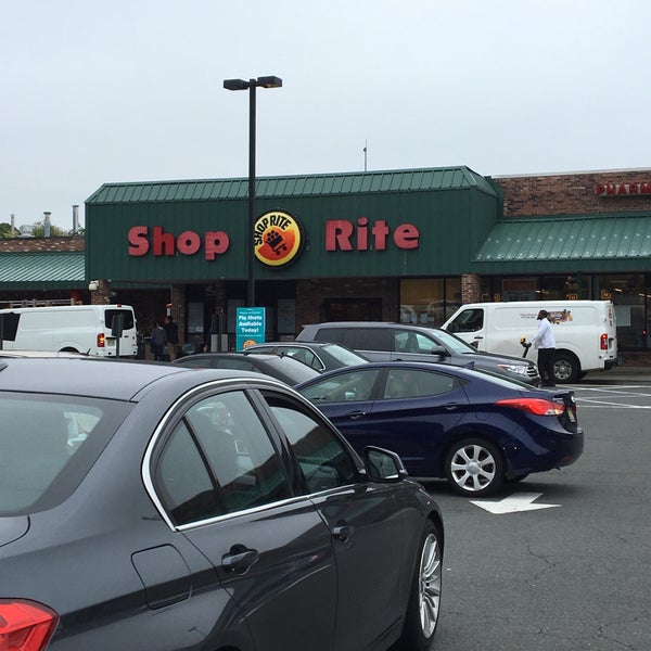 What stores are open in hamilton on labour day