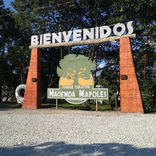 รูปภาพถ่ายที่ Parque Tematico. Hacienda Napoles โดย anamicano เมื่อ 1/6/2013