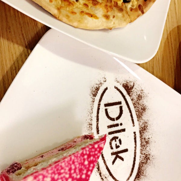 11/14/2016 tarihinde bengu h.ziyaretçi tarafından Dilek Pasta Cafe &amp; Restaurant'de çekilen fotoğraf