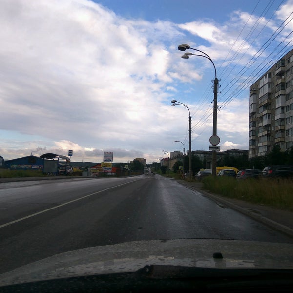 Свердлова сегодня. Екатеринбург перекресток ул якова свердлова ул челюскинцев. Улица свердлова екатеринбург. Свердлова 22. Дворы на свердлова.