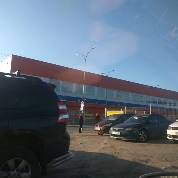 Долина уюта легкоатлетический манеж