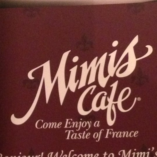 Foto tirada no(a) Mimi&#39;s Cafe por Shummy . em 12/16/2012