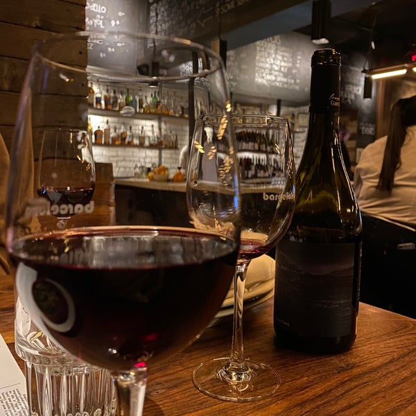 Foto scattata a Barcelona Wine Bar - Brookline da Georgiana M. il 11/1/2020