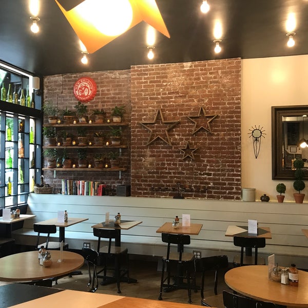 9/14/2018にGeorgiana M.がSumner Cafe &amp; Wine Barで撮った写真