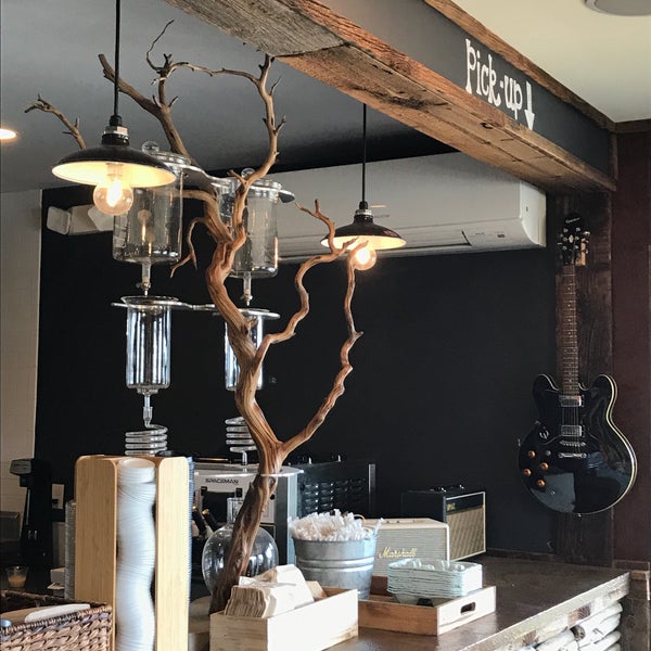 Photo taken at Left Hand Coffee by Georgiana M. on 5/19/2019