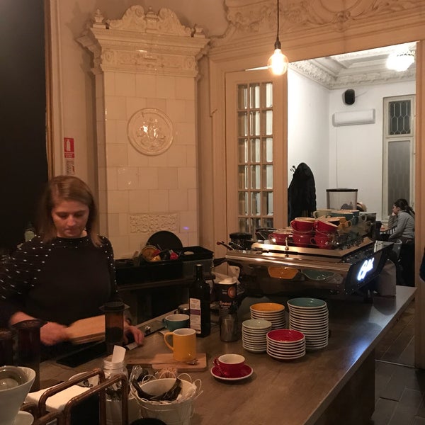 1/2/2019 tarihinde Georgiana M.ziyaretçi tarafından Coftale Specialty Coffee House'de çekilen fotoğraf