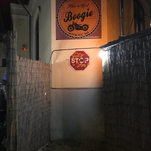 1/28/2018 tarihinde Georgiana M.ziyaretçi tarafından Boogie'de çekilen fotoğraf