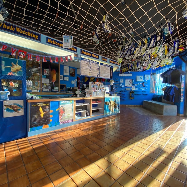 Snorkel Bob's Oahu Sporting Goods Retail in Honolulu