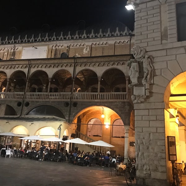Foto tomada en Palazzo della Ragione  por Anna L. el 9/9/2017