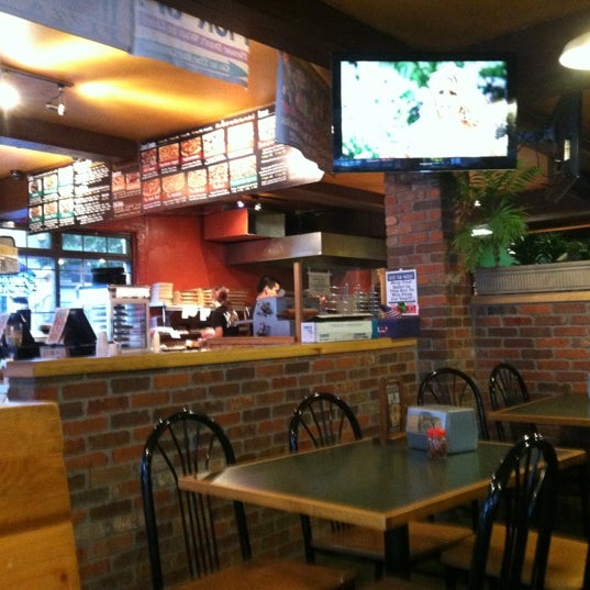 10/21/2012にHeath D.がWoodstock&#39;s Pizzaで撮った写真
