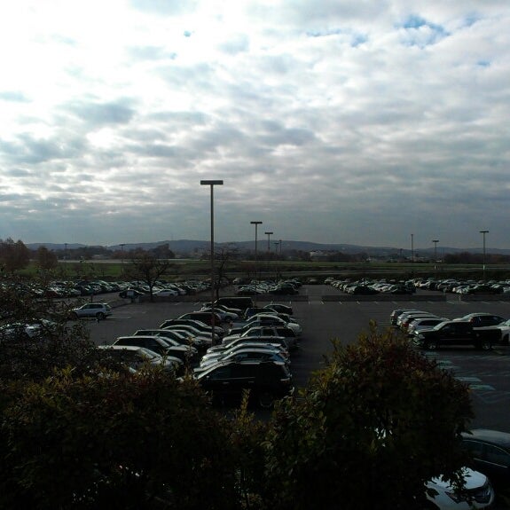 Foto tirada no(a) Lehigh Valley International Airport (ABE) por George W. em 11/5/2013
