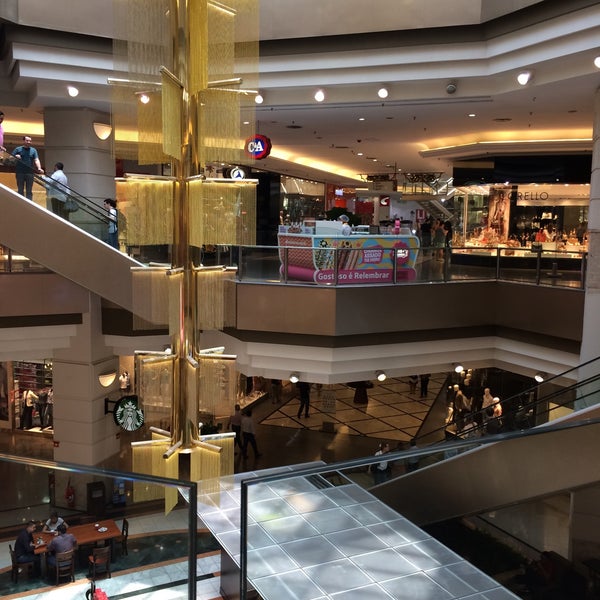 Foto tirada no(a) Shopping Eldorado por Rubens M. em 11/12/2015