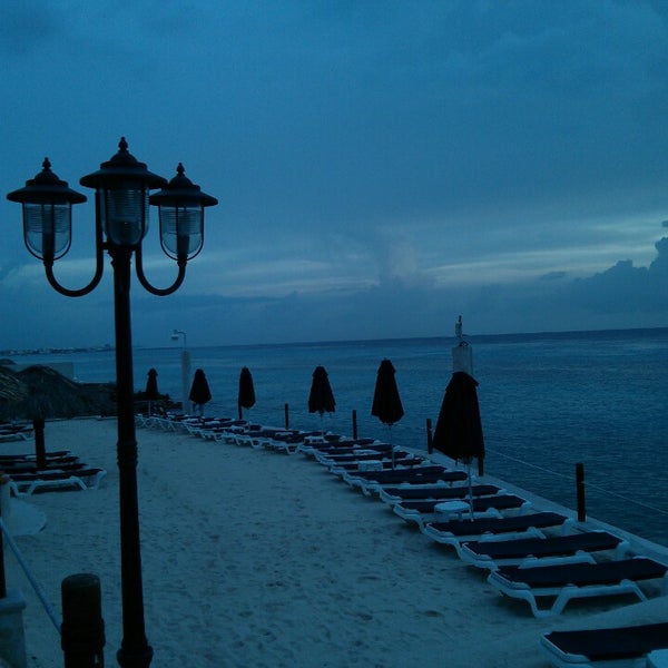 7/7/2013 tarihinde Anirudh D.ziyaretçi tarafından Coral Princess Hotel &amp; Dive Resort'de çekilen fotoğraf