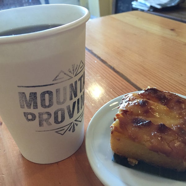 9/11/2015 tarihinde Sonny D.ziyaretçi tarafından Mountain Province Espresso Bar'de çekilen fotoğraf