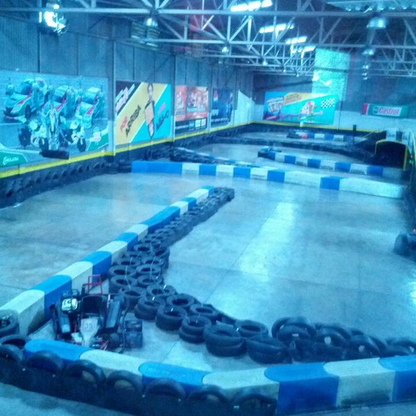 Foto tirada no(a) Formula Kart Indoor por Lili M. em 5/11/2013