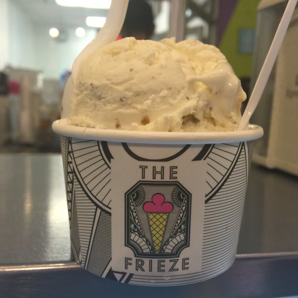 11/14/2015 tarihinde vicequeenmariaziyaretçi tarafından The Frieze Ice Cream Factory'de çekilen fotoğraf