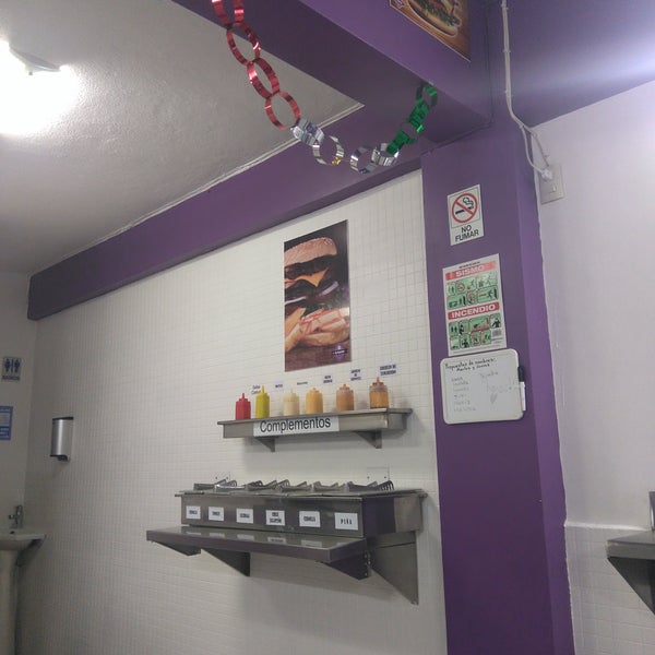 Foto di Burger Zone - منطقه ۲ - Corner Of Setayesh St, Satarkhan St, Towhid Sq,