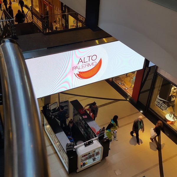 รูปภาพถ่ายที่ Alto Palermo Shopping โดย Naty เมื่อ 9/18/2017