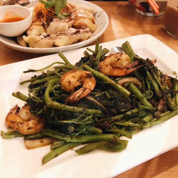 9/23/2018 tarihinde Evan C.ziyaretçi tarafından Wok Wok Southeast Asian Kitchen'de çekilen fotoğraf