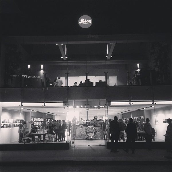 3/29/2014에 Gil R.님이 Leica Store and Gallery Los Angeles에서 찍은 사진