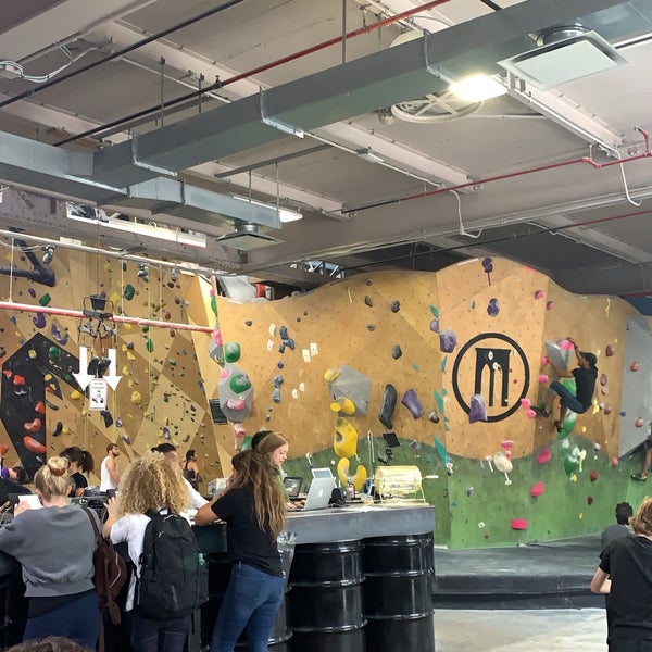 Foto tomada en Brooklyn Boulders  por Adrianne C. el 9/14/2019