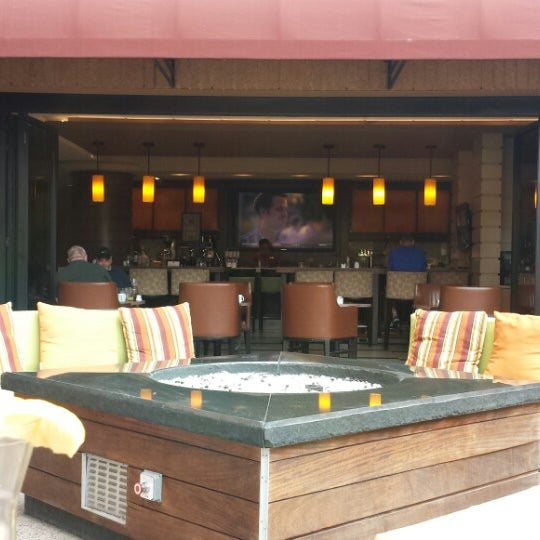 Photo taken at Scottsdale Marriott Suites Old Town by Lola C. on 5/25/2014