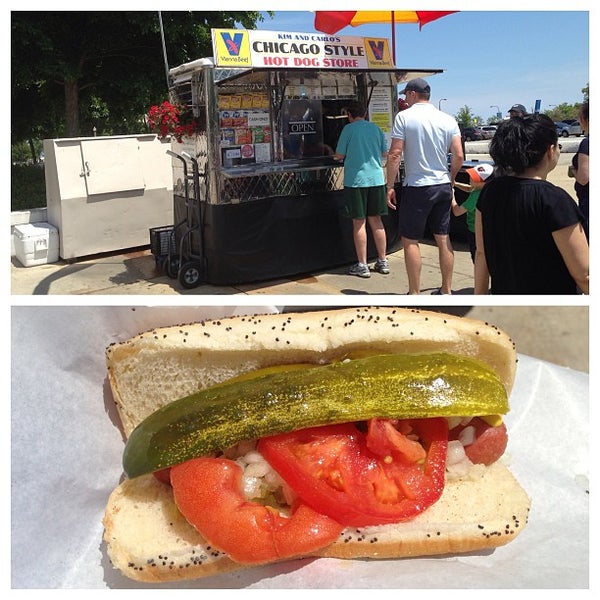 6/8/2013 tarihinde Kenneth L.ziyaretçi tarafından Kim &amp; Carlo&#39;s Chicago Style Hot Dogs'de çekilen fotoğraf
