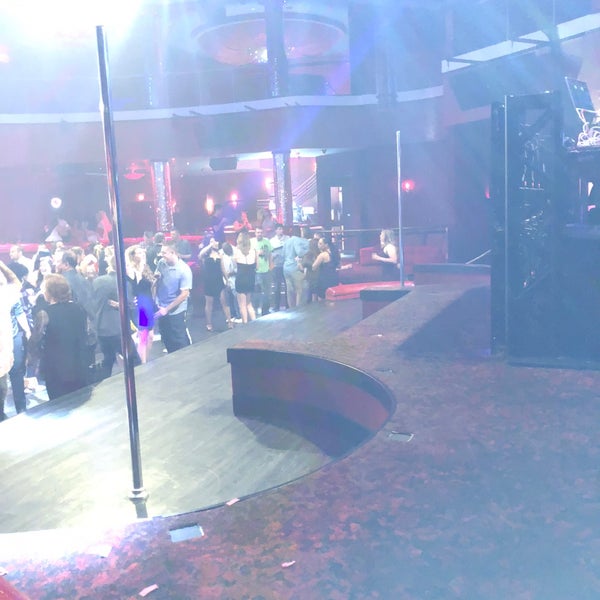 9/30/2018 tarihinde Traci U.ziyaretçi tarafından Lava Nightclub at Turning Stone Resort Casino'de çekilen fotoğraf