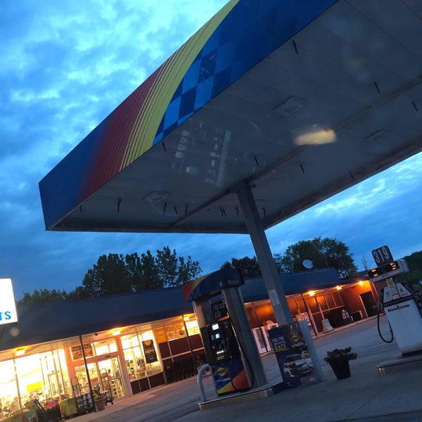 Big M Supermarket Fuel Station in Sherburne