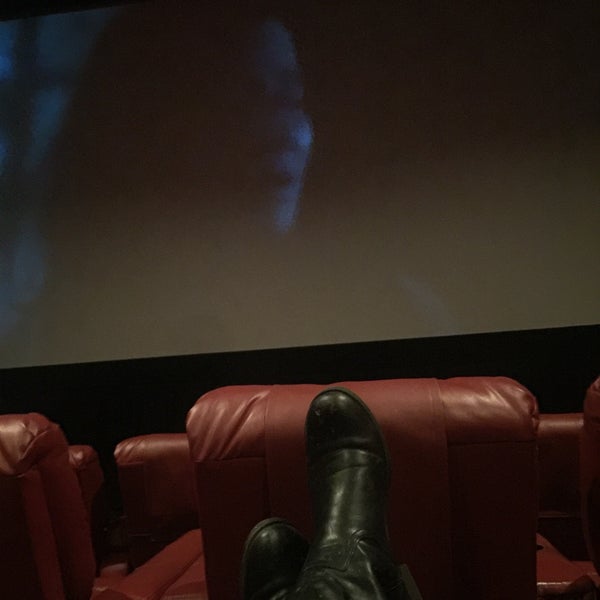 AMC Loews Vestal Town Square 9 1939 ziyaretçidan 44 tavsiye