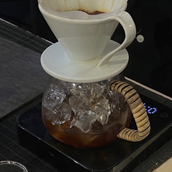 Снимок сделан в Ryn - Authentic Tea &amp; Slow Drop Coffee пользователем A.Aziiz ✈. 2/12/2023