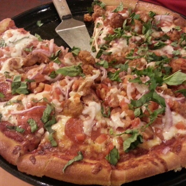 8/12/2013 tarihinde SanAngelMoleziyaretçi tarafından Shakey&#39;s Pizza Parlor'de çekilen fotoğraf