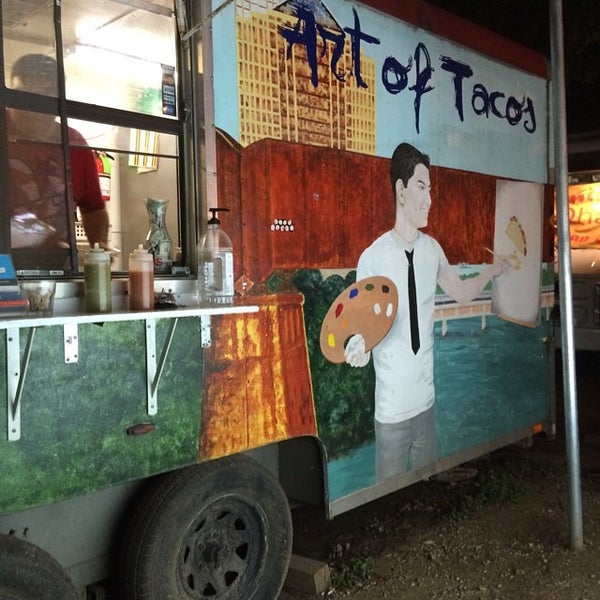 Foto tirada no(a) Art of Tacos por Mike Z. em 7/19/2014