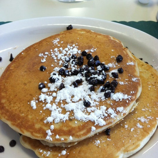 Photo taken at Uncle Joe&#39;s Diner by Alexandria R. on 11/1/2012