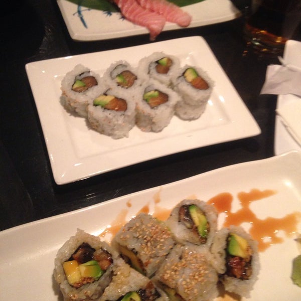 11/10/2013 tarihinde Kathleen N.ziyaretçi tarafından Ocean Blue Sushi Club'de çekilen fotoğraf